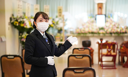 従業員のマスク着用と検温